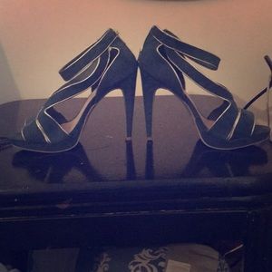 Paula Abdul heels